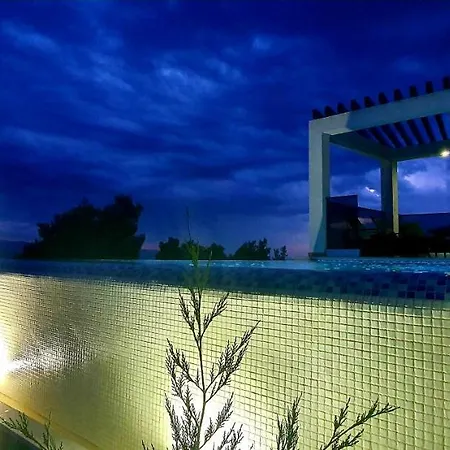Neu! Lucic Omis, Beheizter Privater Pool Und Jacuzzi, Blick Uber Adria Holiday home Stanici